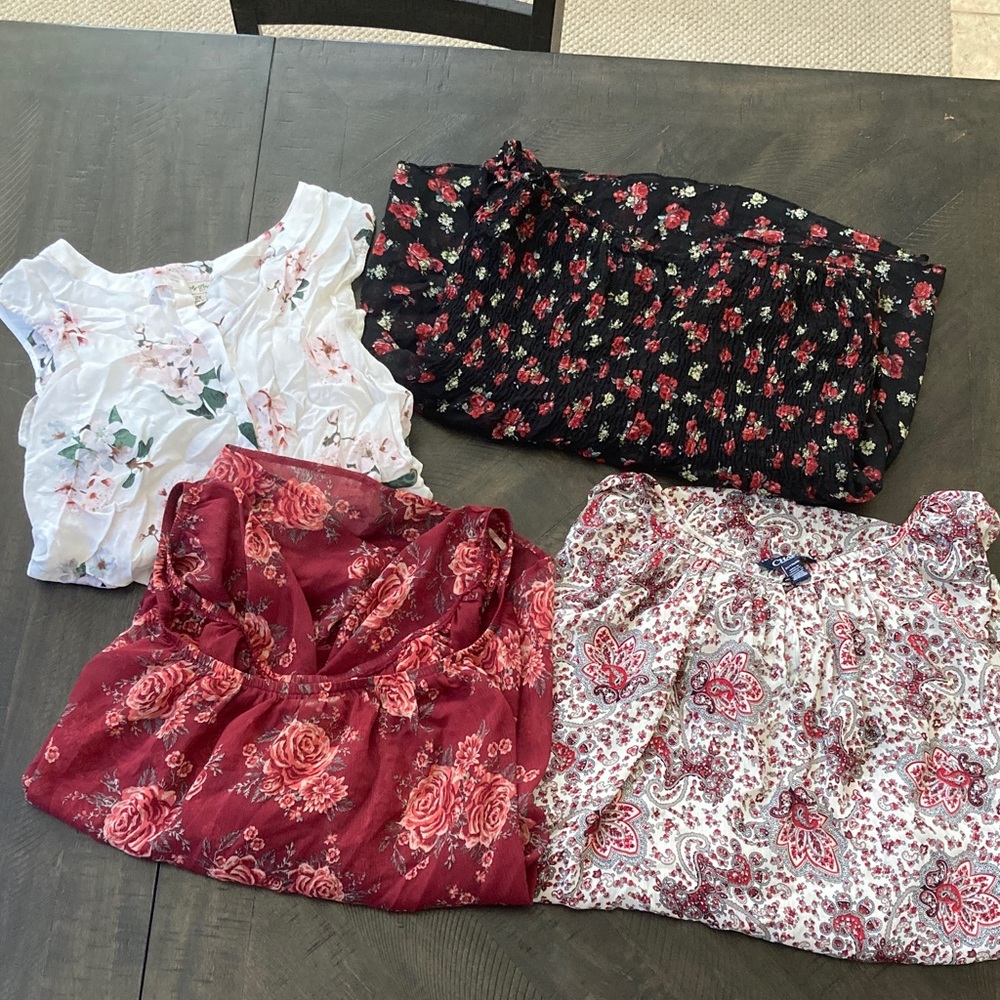 Bundle of 4 floral print Women’s Sheer tops size 2X